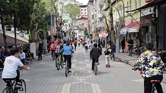 Pervari Sokaklarında Bahar Şenliği Düzenlendi