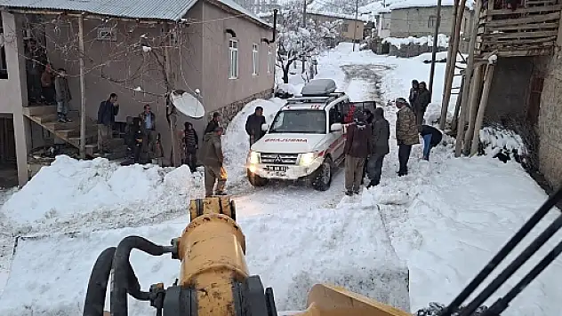 Pervari ve Şirvan'daki Hastalar Sağlık Ekiplerine Ulaştırıldı 