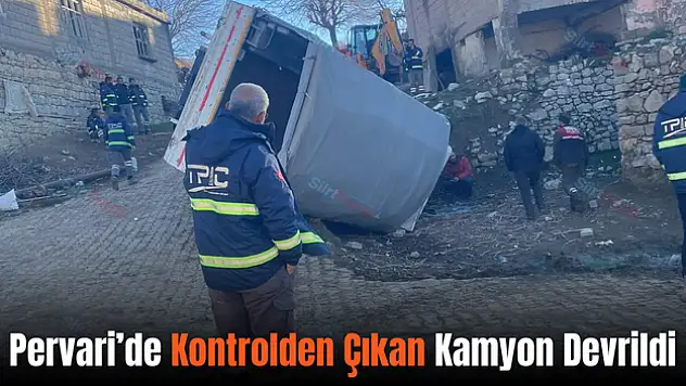 Pervari'de Kontrolden Çıkan Kamyon Devrildi