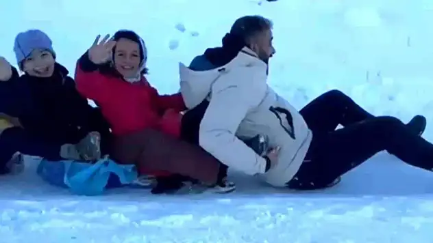 Pervari'de Öğrencilerin Kar Keyfi