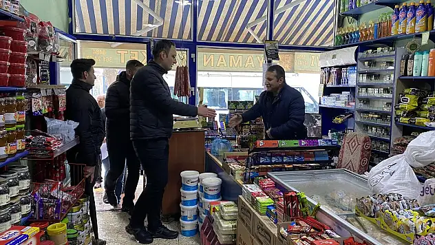 PERVARİ'DE YARDIM KAMPANYASI KAYMAKAM KAZDAL ESNAFI ZİYARET ETTİ