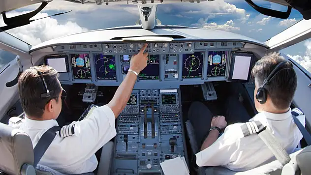Pilot Maaş Bordrosunu Paylaştı: Yıllık Geliri Görenler Şaşkınlığını Gizleyemedi