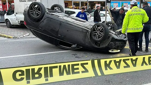 Polisten Kaçan 3 Kişi Otomobilin Devrilmesiyle Yakalandı