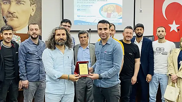 Prof. Dr. Erhan Akın,Özel Siirt Hayat Hastanesi Personellerine 'Hastane Ortamında Sağlıklı İletişim' Eğitimi Verdi