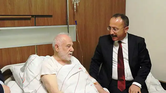 Prof. Dr. İhsan Süreyya Sırma Hocamıza Geçmiş Olsun Dileklerimizle