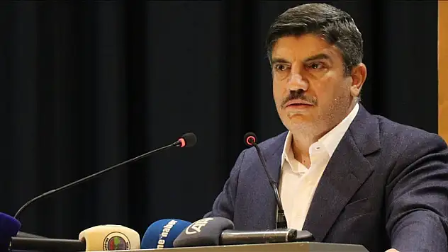 Prof.Dr.Yasin Aktay'ın Kaleminden: İnsanı Bilmeyen, Tarihi Nasıl Bilsin?