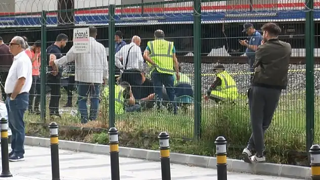 Raylarda Çalışma Yapan İşçiye Marmaray Çarptı