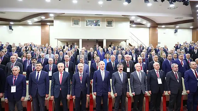 Rektör Prof.Dr.Nihat Şındak, ÜAK Toplantısına Katıldı