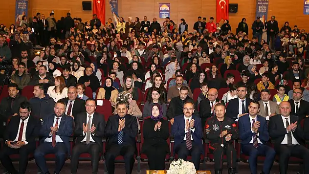 Rektör Prof. Dr. Şındak Alper Gezeravcı'nın Söyleşisine Katıldı