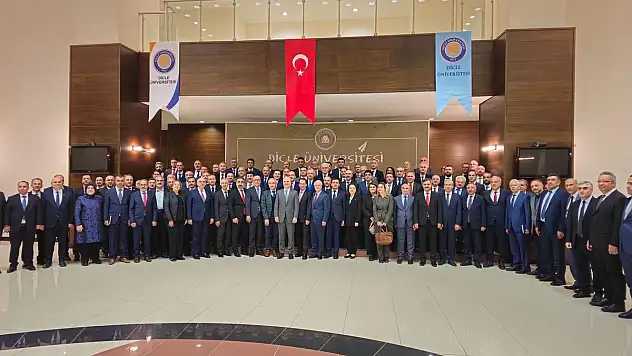 Rektör Şındak '2030'a Doğru Yükseköğretim Vizyonu Toplantısına' Katıldı