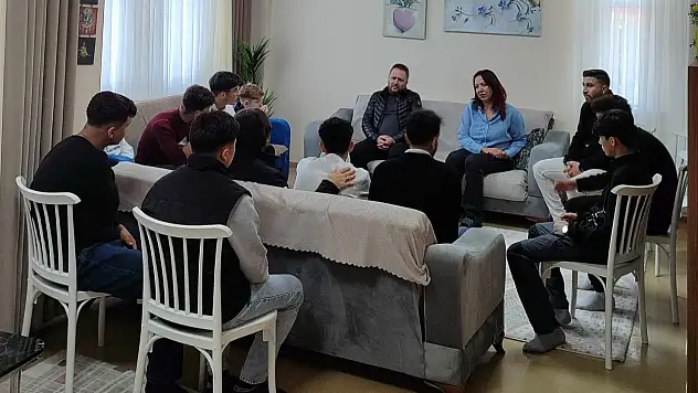 Rol model buluşması: Cumhuriyet savcısı Abdülkadir Acar, Siirt'te çocuklarla bir araya geldi