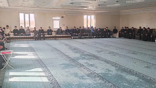 Sadullah Taşan, Kurtalan'da Kur'an Kursu Öğrencilerine Etkili İletişim Adabını Anlattı