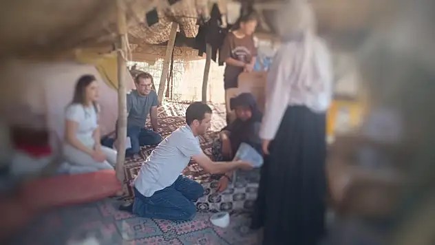 Sağlık Ekipleri Çemikari Yaylası'nda Koçer Vatandaşlarla Buluştu