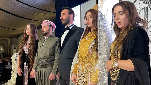 Şanlıurfa'da aşiret düğününde geline kilolarca altın takıldı