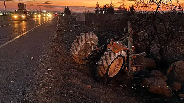 Şanlıurfa'da traktör devrildi: 2 ağır yaralı