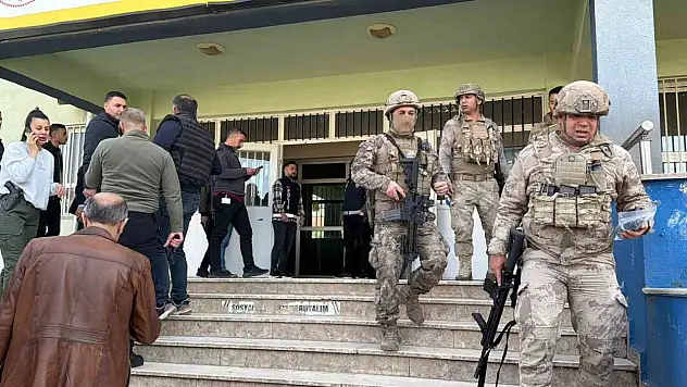 Şanlıurfa Siverek'te lisede silahlı saldırı: 13 öğrenci yaralandı