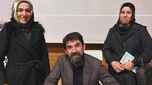 Serdar Tuncer'in Şiir Dinletisi