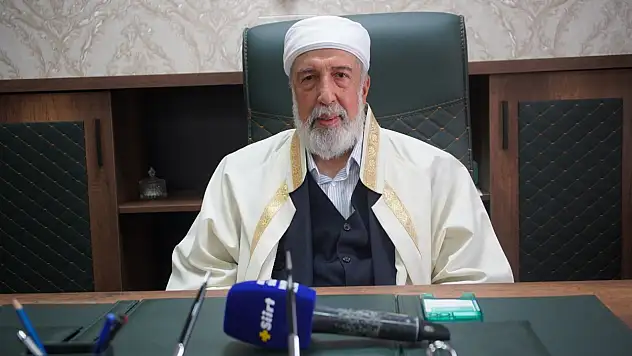 Şeyh Muiniddin Aydın'dan Artı Siirt'e Özel Mesaj: ''Kanaat Önderlerinin Görevi Sadece Ders Vermek Değil, Toplumun Yaralarını Sarmaktır''