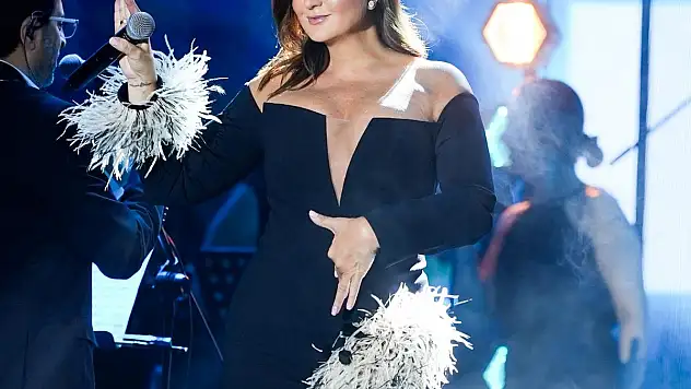 Sibel Can'dan 'PES' Sürprizi: Yeni Klip Yolda!