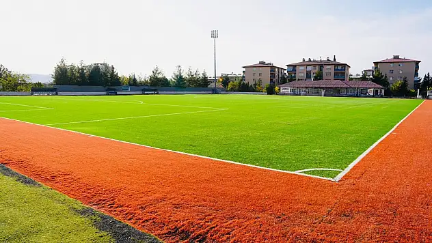 Siirt 2 Nolu Sentetik Çim Sahası Yenilenerek Hizmete Açıldı