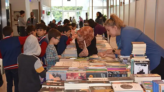 SİİRT 7. GELENEKSEL KİTAP FUARI SONA ERDİ