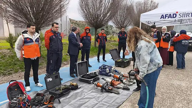 Siirt AFAD'dan Deprem Haftasında Dev Eğitim Seferberliği: Binlerce Kişiye Eğitim Verildi!