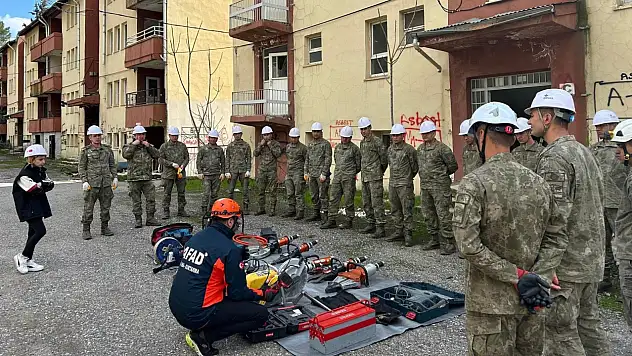 Siirt AFAD ile 3. Komando Tugayı'ndan Ortak Arama Kurtarma Eğitimi