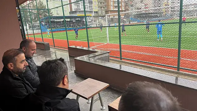 Siirt Amatör Futbol Ligi'nde Gerginlik: Eruhspor Sahadan Çekildi