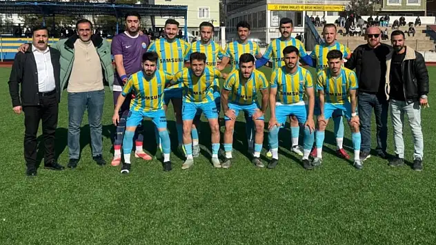 Siirt Amatör Ligini Efsane Siirt Canspor Ligi Zirvede Tamamladı: Gözler Play-Off'ta