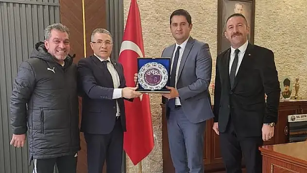 Siirt ASKF Başkanı Akıncı'dan Teşekkür Plaketi