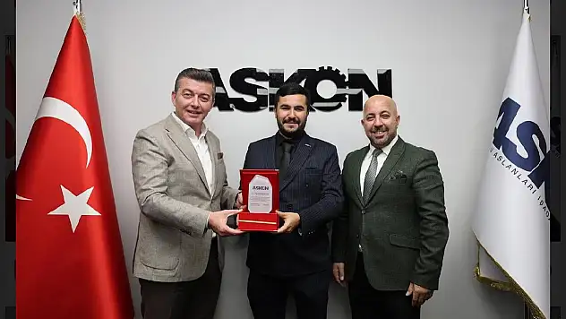 Siirt ASKON Şubesine Plaket