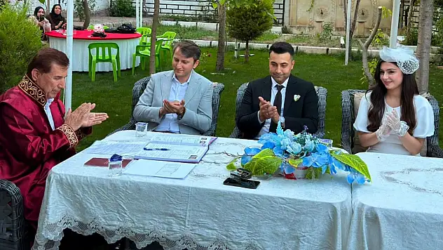 Siirt Atabağı'nda Jandarma Personelinin Nikahını Başkan Tayyar Lale Kıydı, Kaymakam Özcan Şahitlik Yaptı
