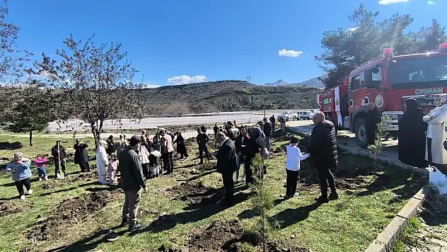 Siirt Baykan'da 8 Mart'a Özel Ağaç Dikim Etkinliği