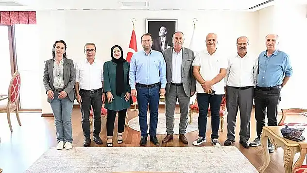 Siirt Belediye Eş Başkanı Kaysi'den, CHP'li Belediyeye Ziyaret