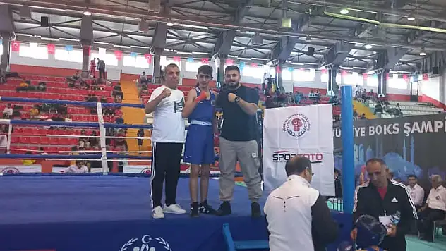 Siirt Belediye Spor'dan 7 Sporcu, Maçlarını Kazanarak Bir Üst Tura Yükseldi