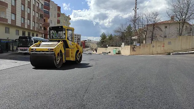SİİRT BELEDİYESİ ASFALT ÇALIŞMALARINA BAŞLADI