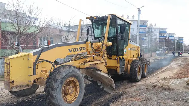 Siirt Belediyesi, Asfalt ve Yama Çalışmalarını Sürdürüyor
