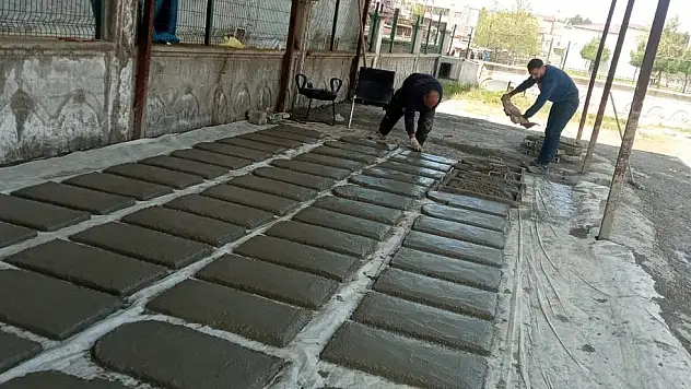 Siirt Belediyesi Mezar Taşı Üretimine Devam Ediyor