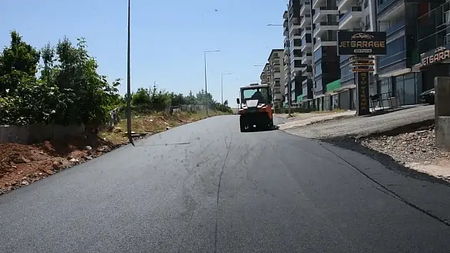 Siirt Belediyesi Mezopotamya Caddesi'nde Asfalt Çalışması Başlattı