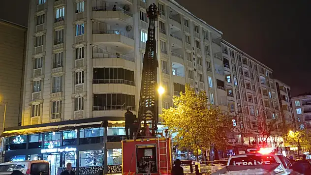 Siirt Belediyesi'nden Çatı ve Saçaklardaki Kar Kütlelerine Karşı Uyarı