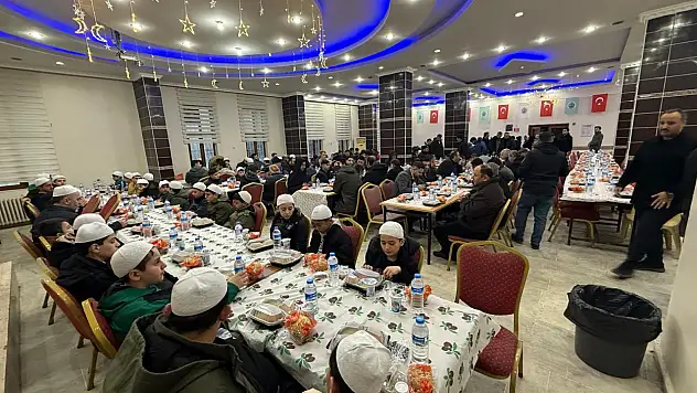 Siirt Belediyesi'nden Ramazan'da iftar buluşmaları ve yemek dağıtımı