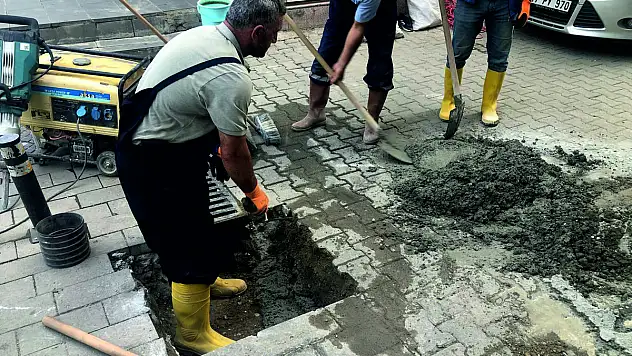 Siirt Belediyesi SİSKİ Ekipleri, 24 Saat Boyunca Kesintisiz Hizmet Anlayışıyla Çalışıyor