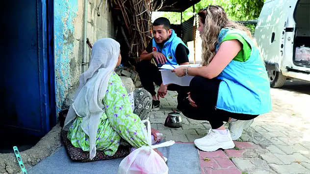 Siirt Belediyesi'nin İhtiyaç Sahibi Ailelere Sıcak Yemek Desteği Sürüyor