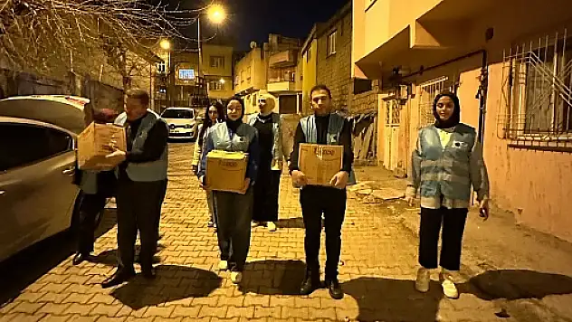 Siirt Beyaz Ay Derneği'nden Erzak Kartı ve Nakdi Yardım