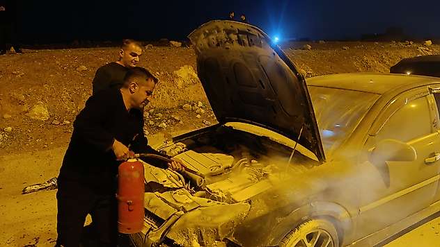 Siirt Çevre Yolu'nda Seyir Halindeki Otomobil Yandı