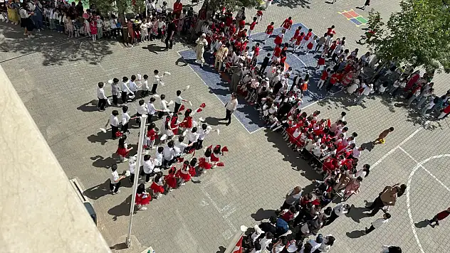 Siirt Cumhurbaşkanı Süleyman Demirel İlkokulu'nda Bahar Şenliği Düzenlendi