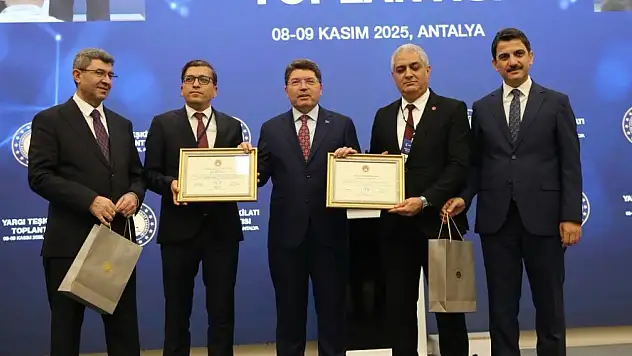 Siirt Cumhuriyet Başsavcısı Yasin Coşkun'a Adalet Başarı Belgesi