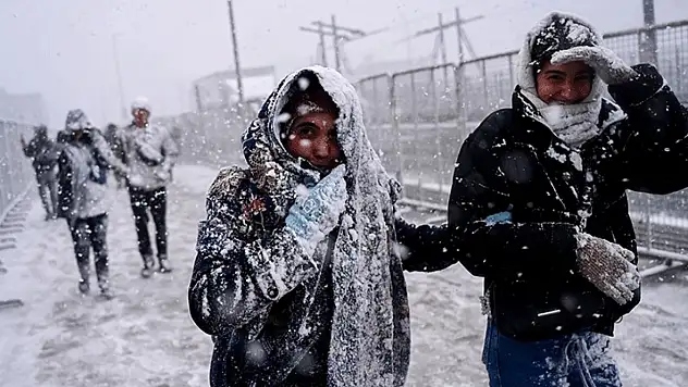 Siirt'e Kuvvetli Kar Yağışı Uyarısı: Ulaşımda Aksamalar Bekleniyor