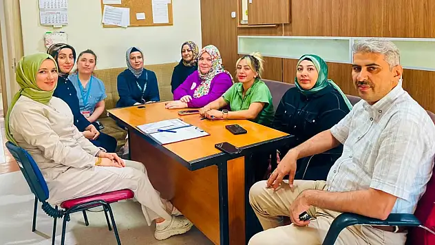 Siirt EAH'de Emzirme ve Anne Sütü Komitesi toplandı