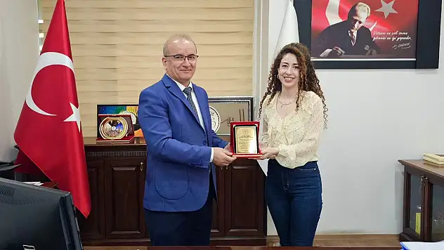 Siirt EAH'ta Dermatoloji Uzmanı Dr. Ecem Kaya Görevine Veda Etti